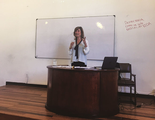 Conferencia profesora Yolanda Valdeolivas. Decana de la facultad de Derecho de la UAM  Bogotá 2017.  Foto archivo PRII