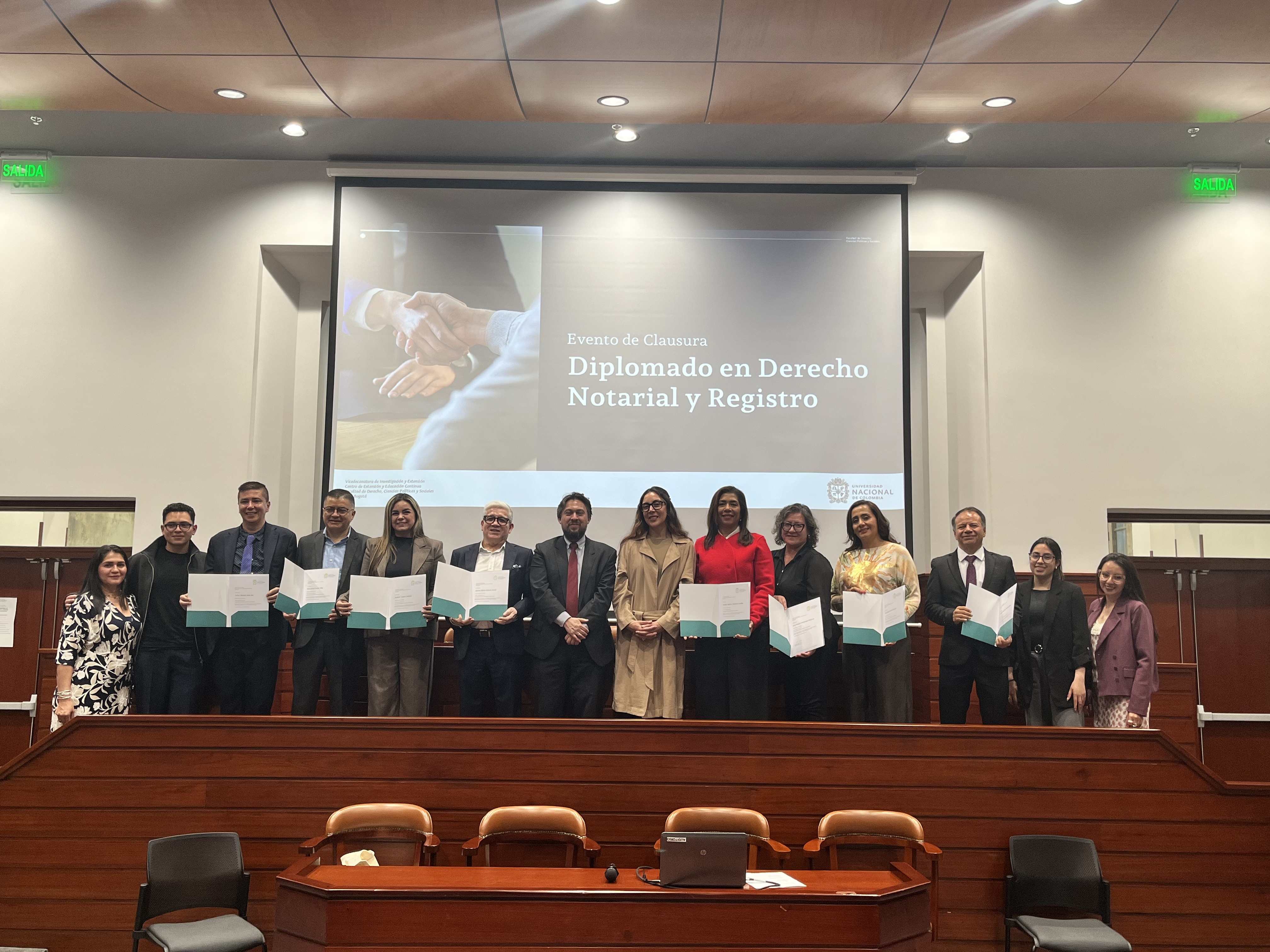 Con éxito concluyó el Diplomado en Derecho Notarial y Registro